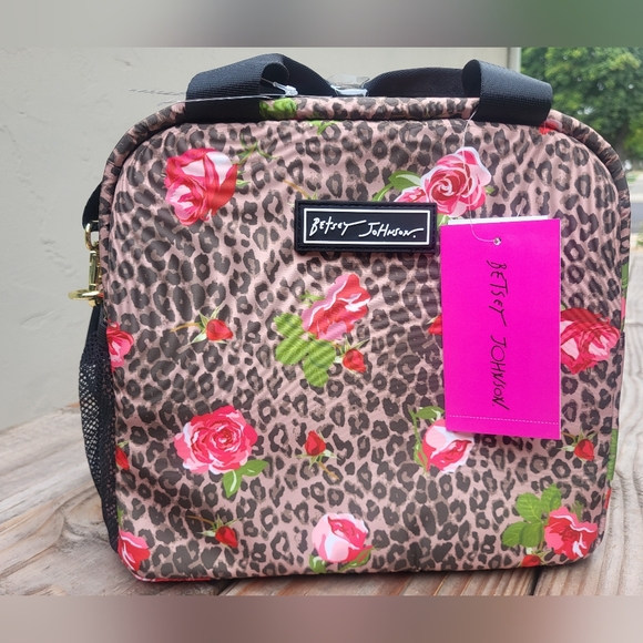 BETSEY JOHNSON TOP HANDLE LUNCH TOTE - Picture 1 of 5